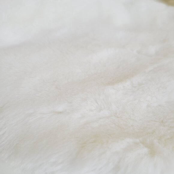 Gymboree Faux Fur Coat With Satin Bow & Button Closure Size 2T Party Church - Picture 3 of 8